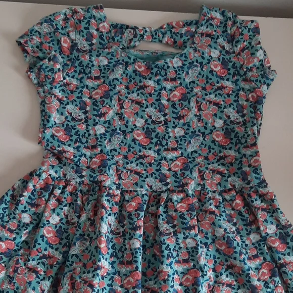 Dress - Picture 3 of 4